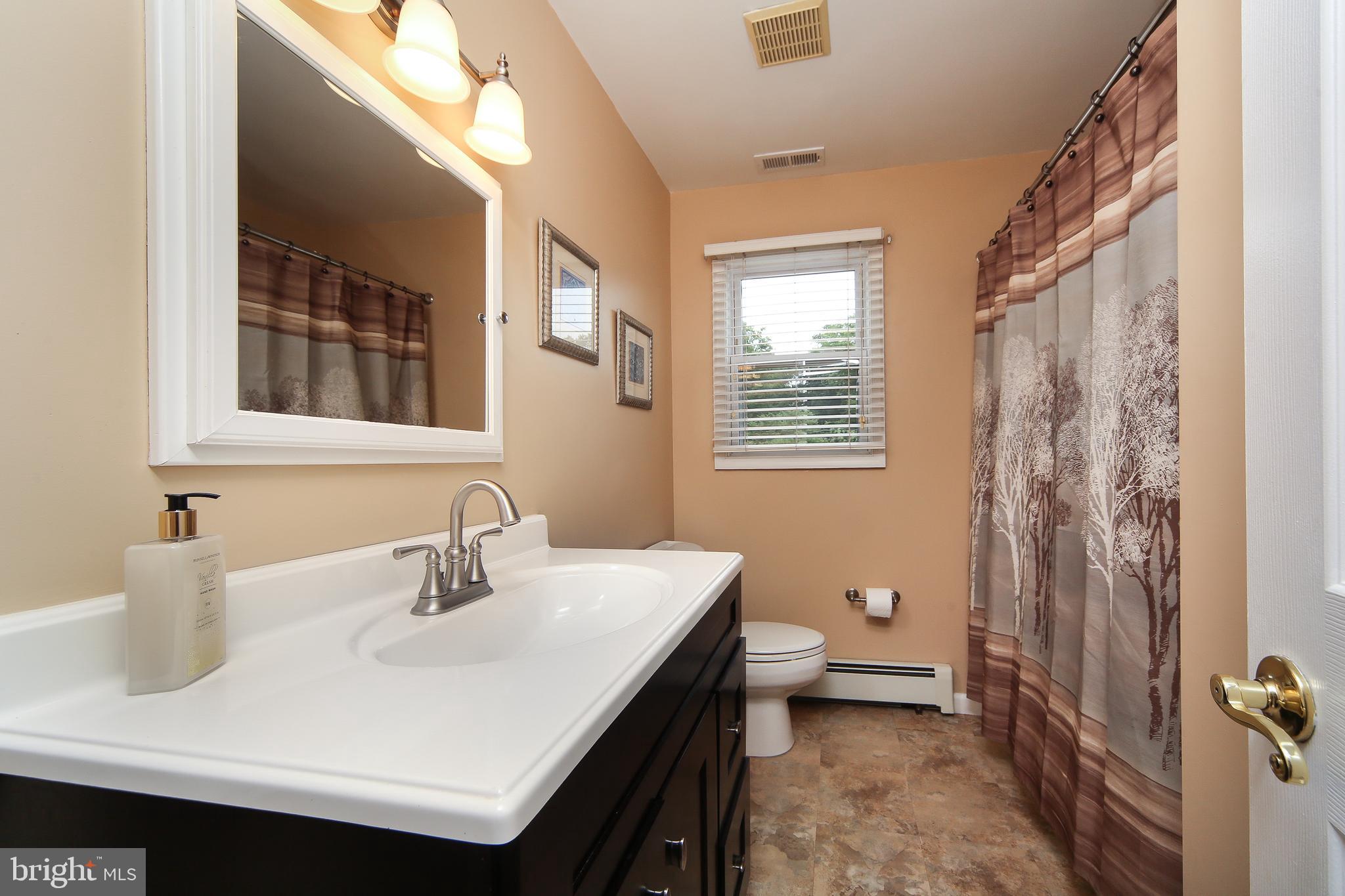17 Edgemere Drive Yardley, PA 19067 - Photo 22 of 29 Hall bath
