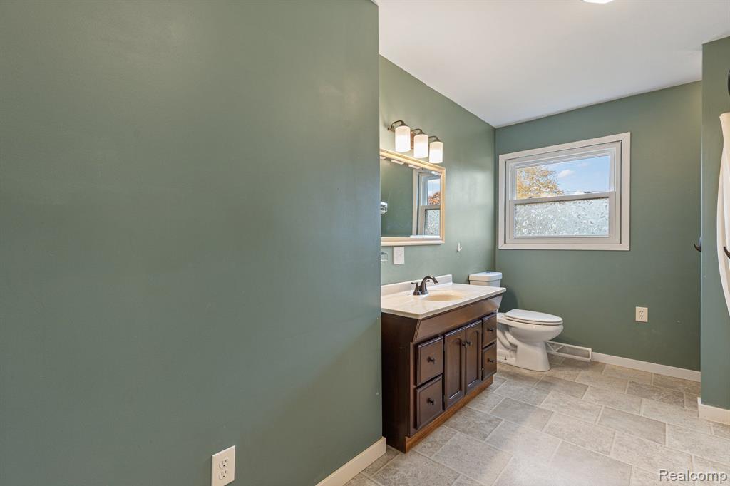 6500 Grand River Road Bancroft, MI 48414 - Photo 32 of 67