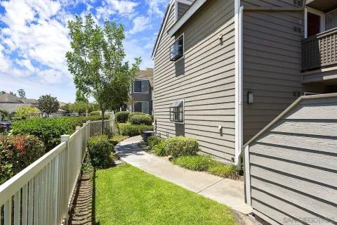 $549,000 | 1059 Shadowridge Drive, Unit 7, Vista, CA 92081