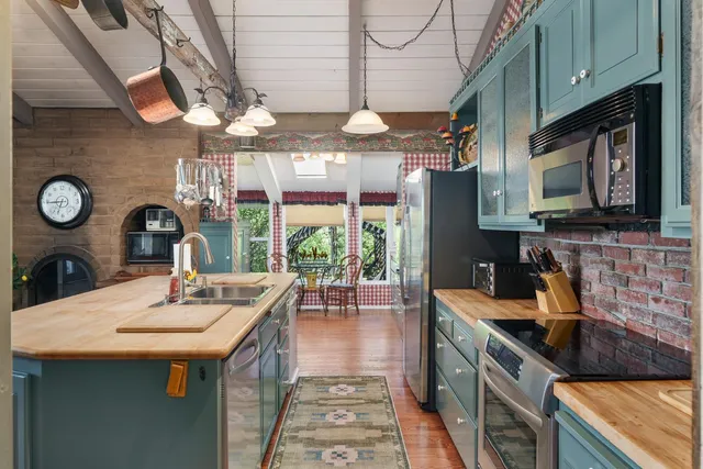 $925,000 | 52038 Road 426, Oakhurst, CA 93644