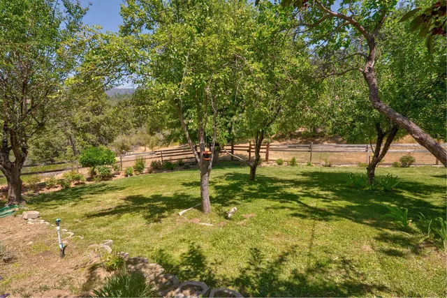 $925,000 | 52038 Road 426, Oakhurst, CA 93644