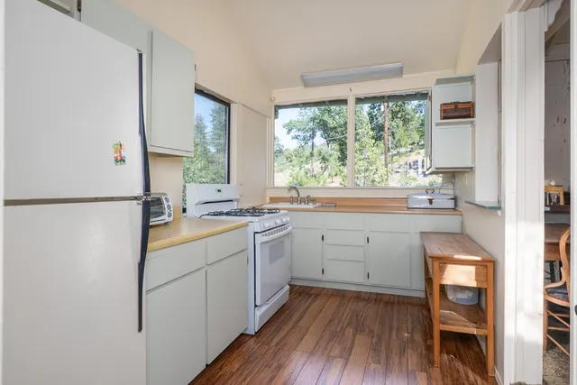 $925,000 | 52038 Road 426, Oakhurst, CA 93644