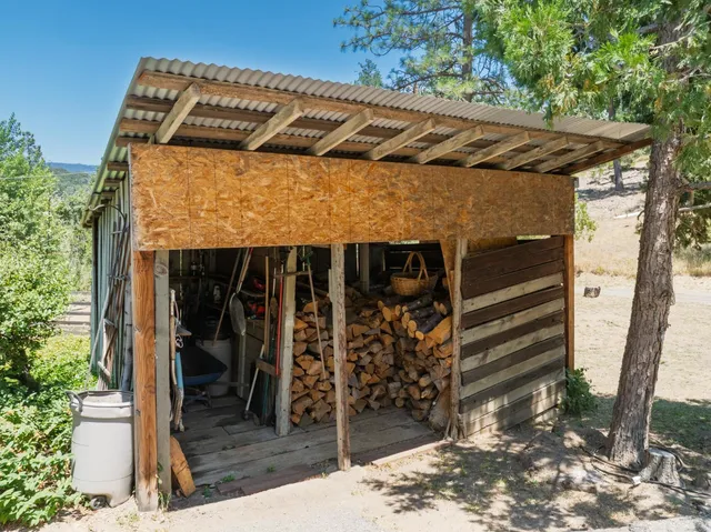 $925,000 | 52038 Road 426, Oakhurst, CA 93644