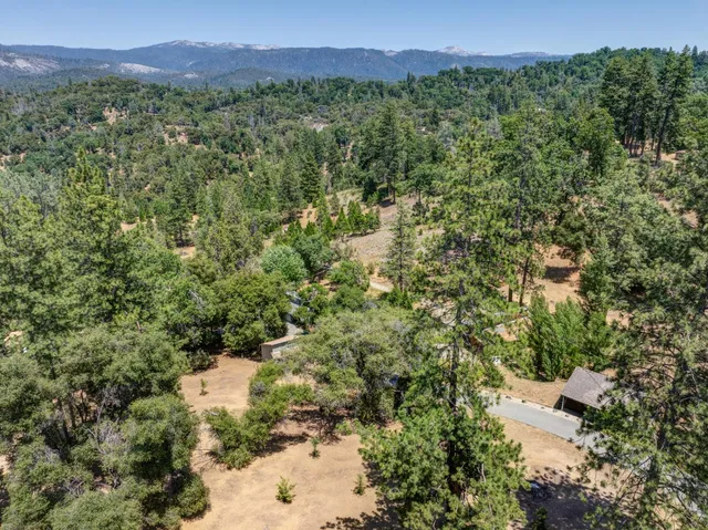 $925,000 | 52038 Road 426, Oakhurst, CA 93644