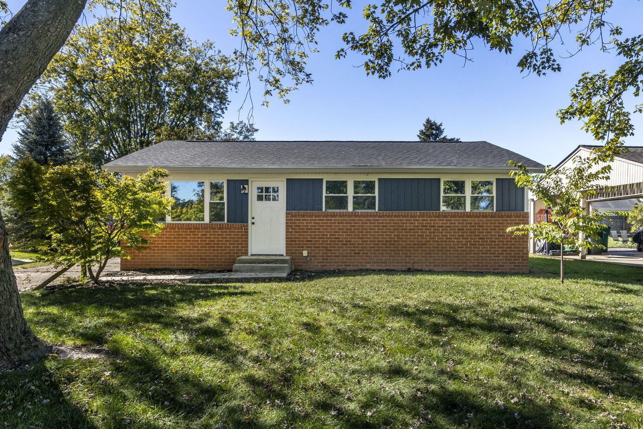 283 Blendon Road West Jefferson, OH 43162 - Photo 2 of 24 2025-10-16 283 Blendon Rd 003