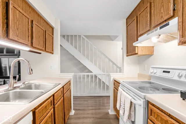 $185,000 | 11529 Sunset Cove Lane, Unit 11529, Indianapolis, IN 46236