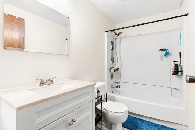 $185,000 | 11529 Sunset Cove Lane, Unit 11529, Indianapolis, IN 46236