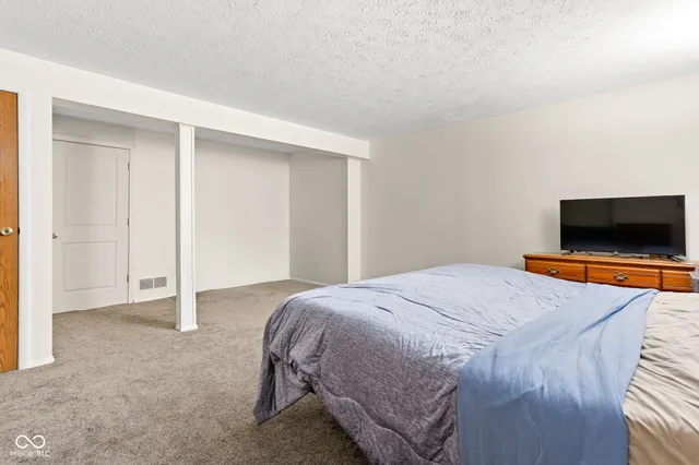 $185,000 | 11529 Sunset Cove Lane, Unit 11529, Indianapolis, IN 46236