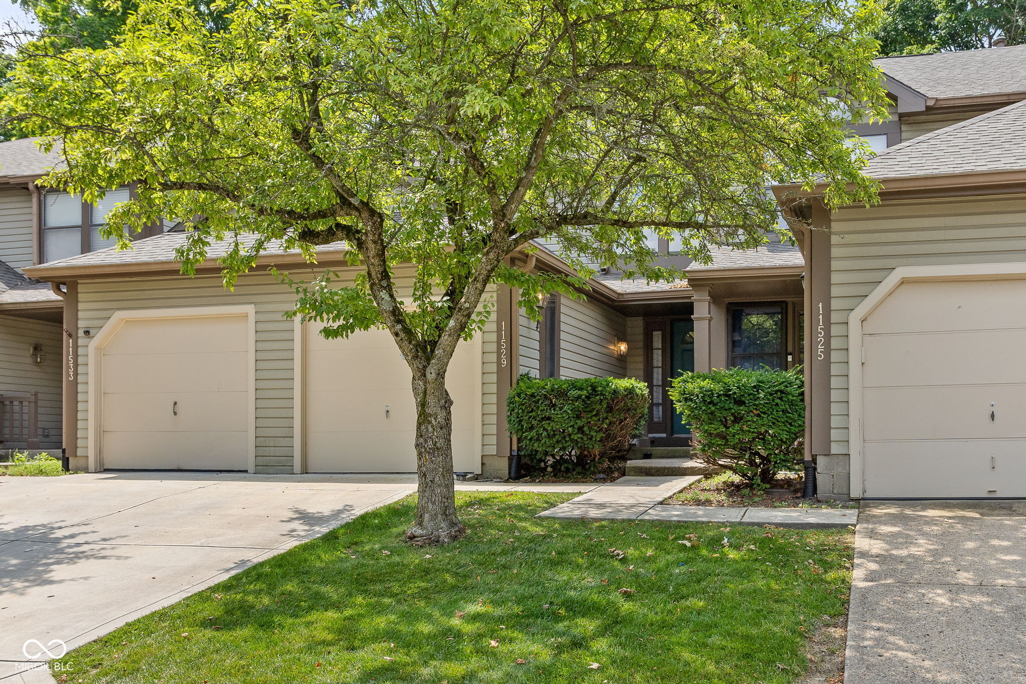 11529 Sunset Cove Lane, Unit 11529 Indianapolis, IN 46236 - Photo 4 of 32