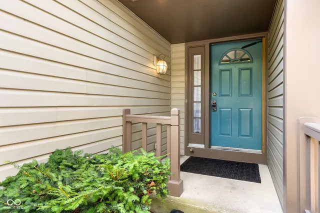 $185,000 | 11529 Sunset Cove Lane, Unit 11529, Indianapolis, IN 46236