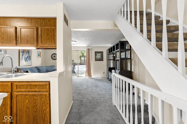 $185,000 | 11529 Sunset Cove Lane, Unit 11529, Indianapolis, IN 46236