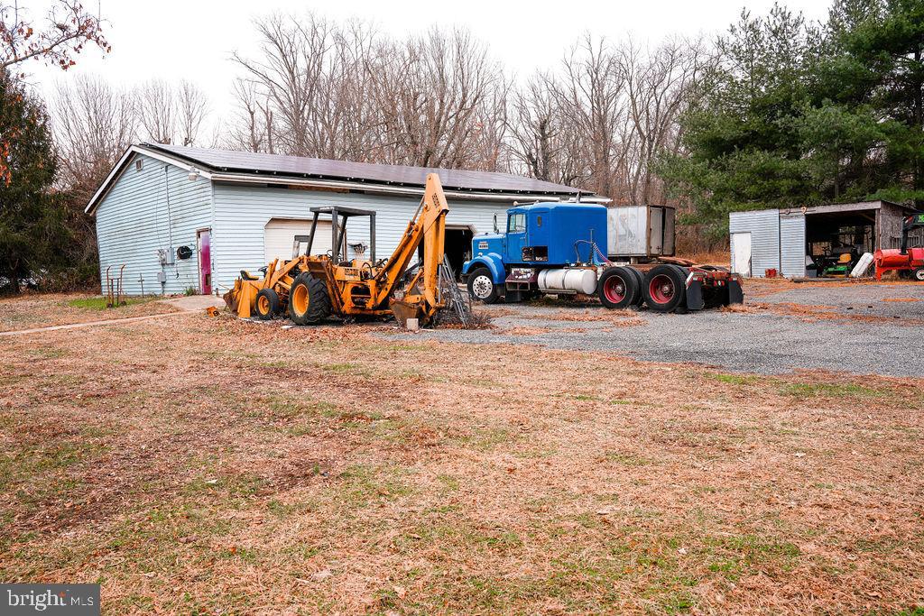 76 Northville Road Bridgeton, NJ 08302 - Photo 24 of 63 a view of a car in front of house