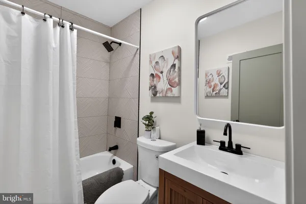 $379,900 | 749 South 52nd Street, Philadelphia, PA 19143
