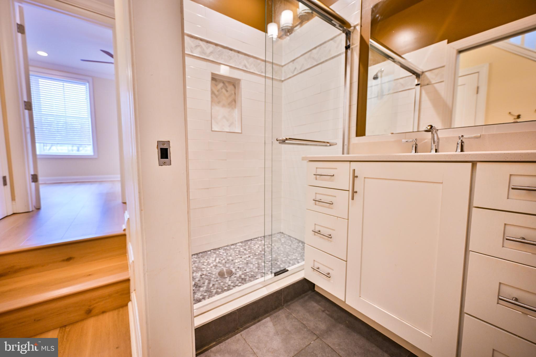 907 Stiles Street, Unit B Baltimore, MD 21202 - Photo 15 of 26 Full Hall Bath #1