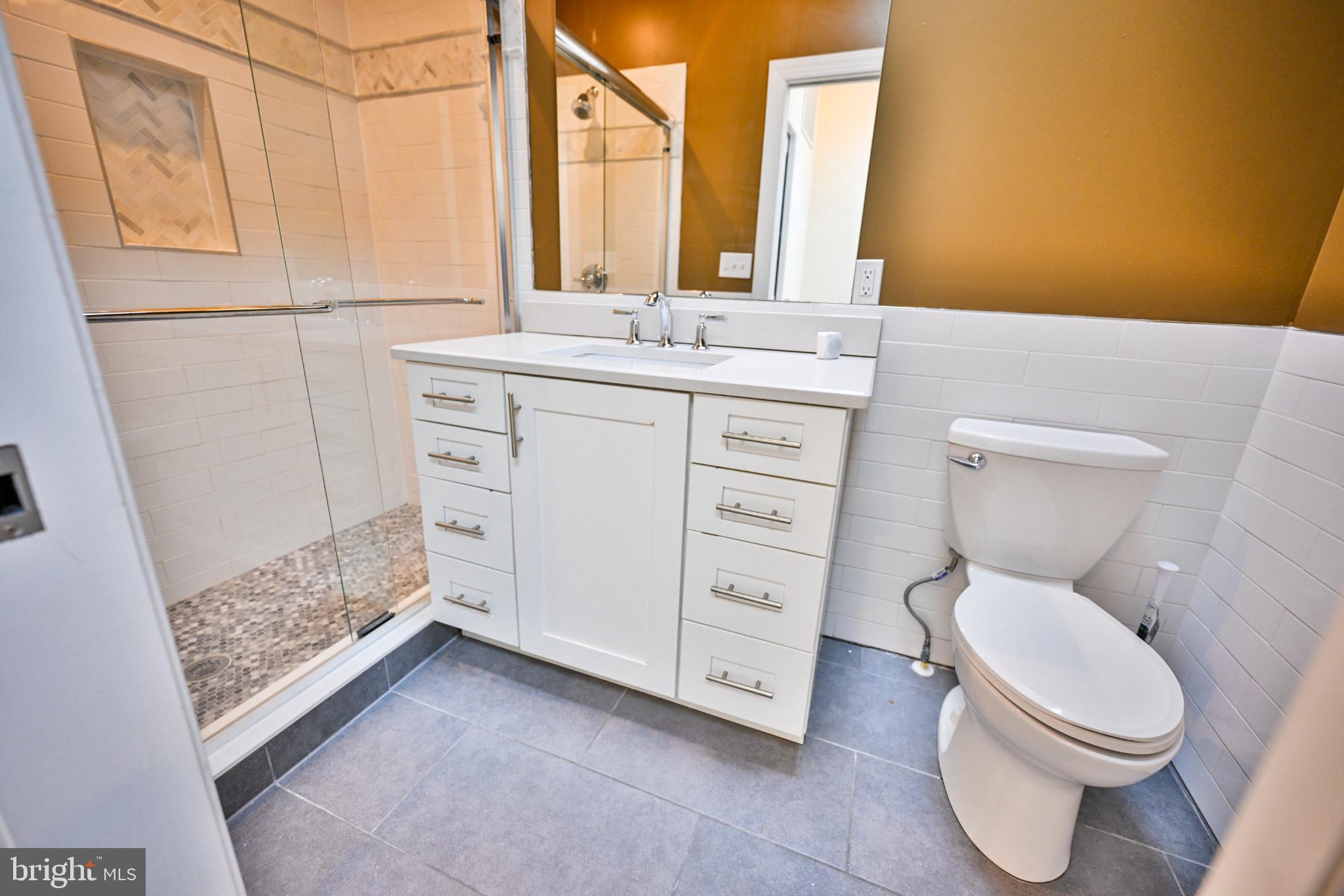 907 Stiles Street, Unit B Baltimore, MD 21202 - Photo 23 of 26 Full Hall Bath #2
