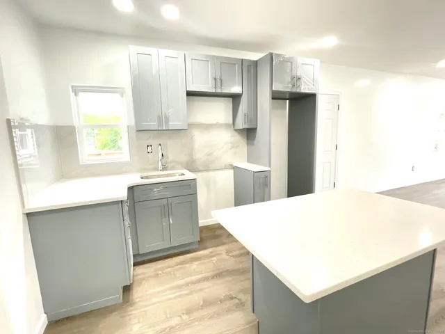 $2,250 | 32 Lester Street, Unit 2, Ansonia, CT 06401