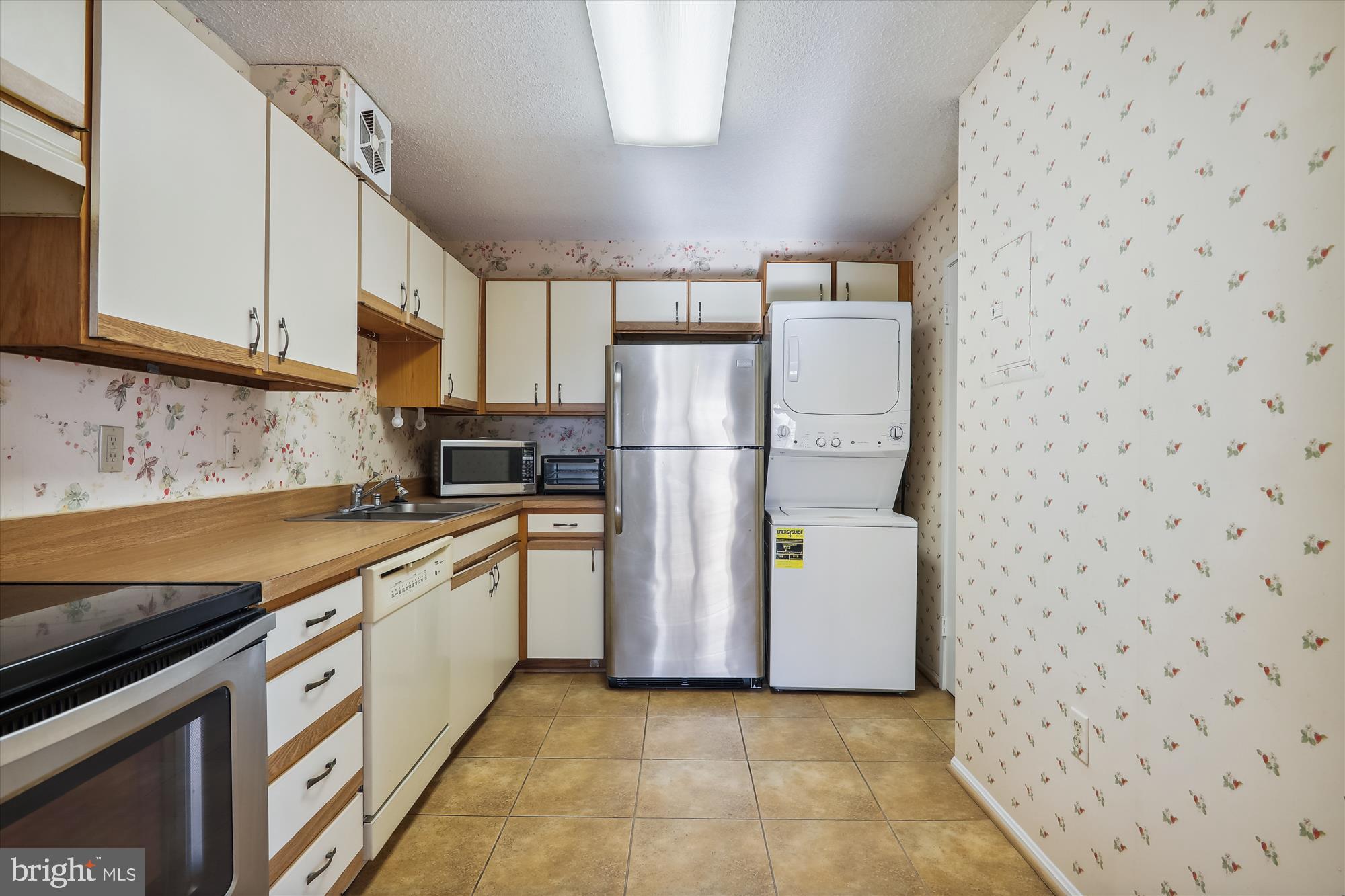 15107 Interlachen Drive, Unit 2916 Silver Spring, MD 20906 - Photo 12 of 30 Kitchen
