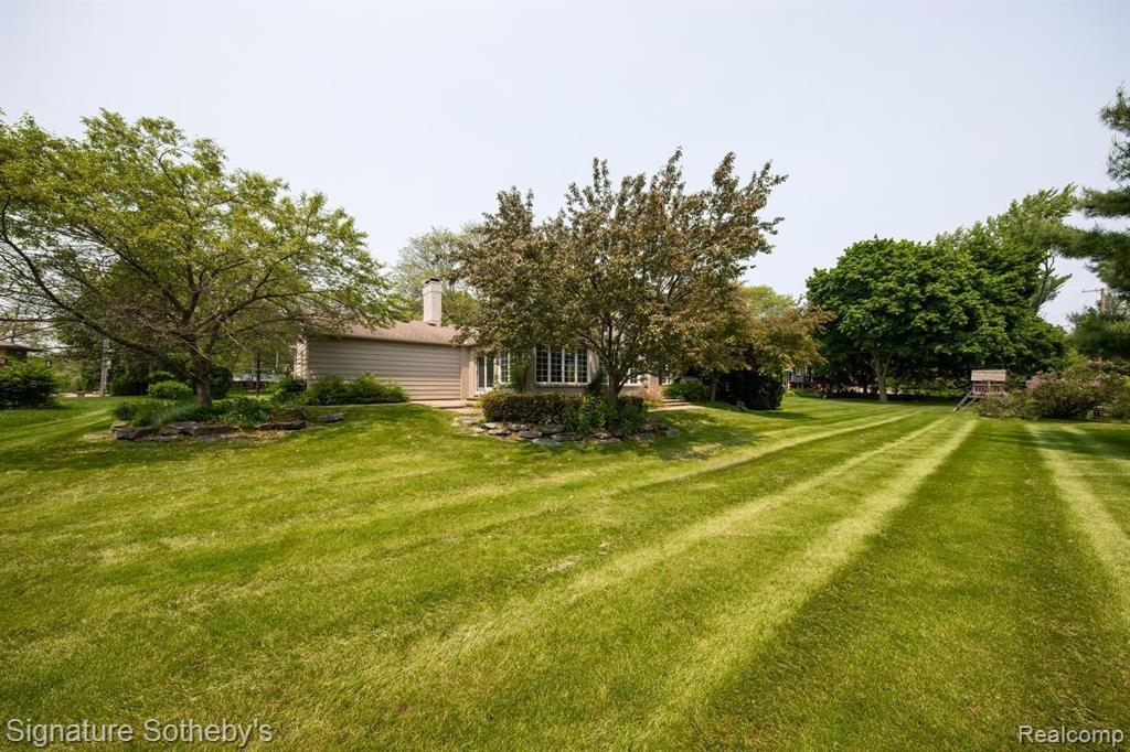 5139 Wing Lake Road Bloomfield Hills, MI 48302 - Photo 37 of 43