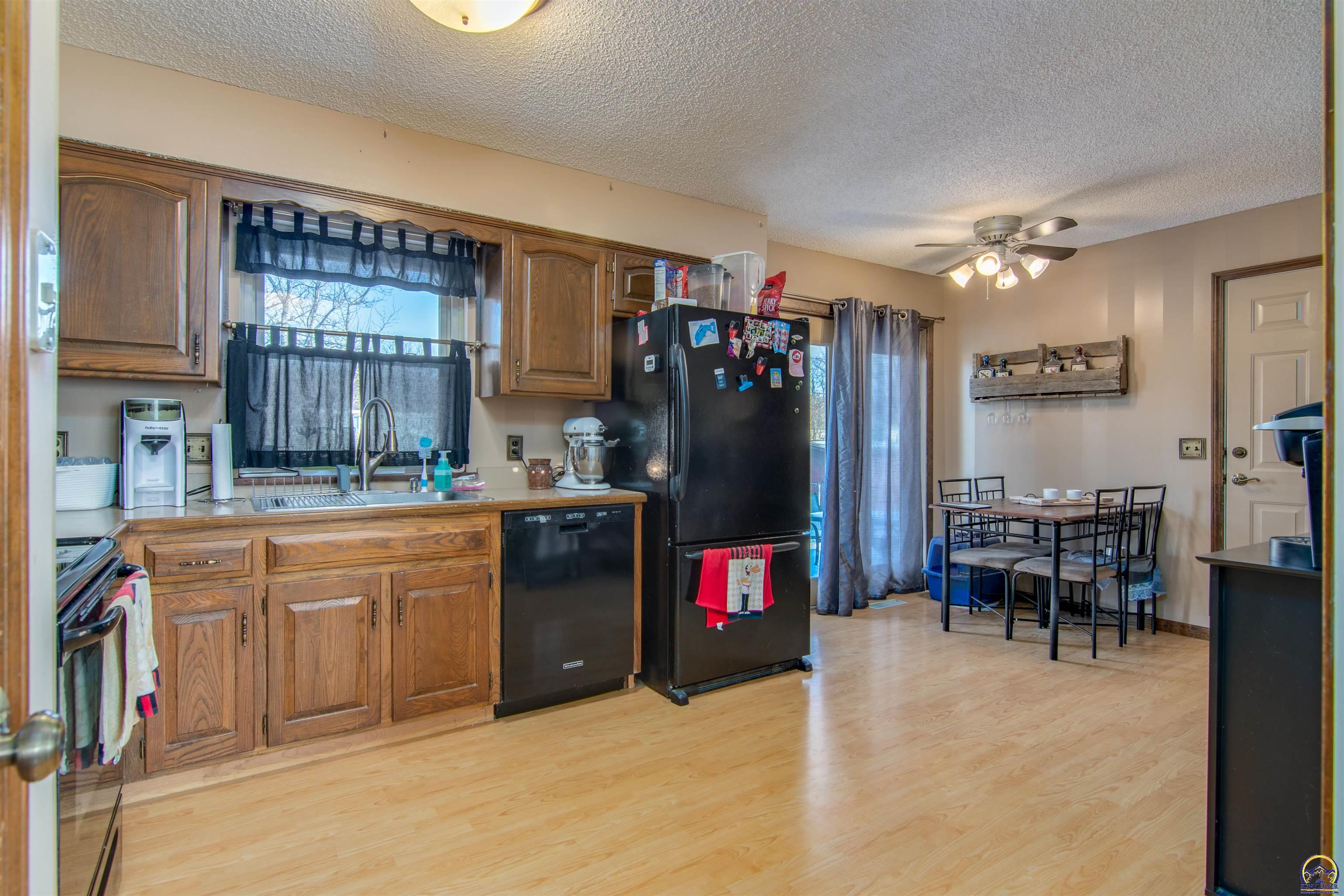 104 Sage Road Silver Lake, KS 66539 - Photo 3 of 16