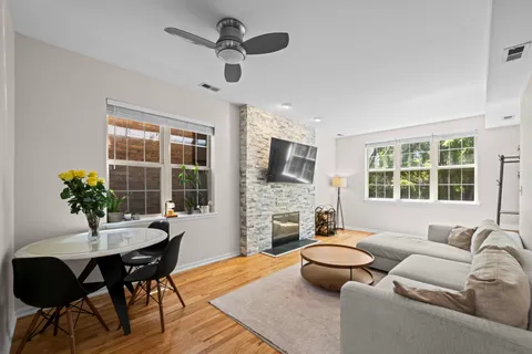$400,000 | 2710 West Haddon Avenue, Unit 2, Chicago, IL 60622