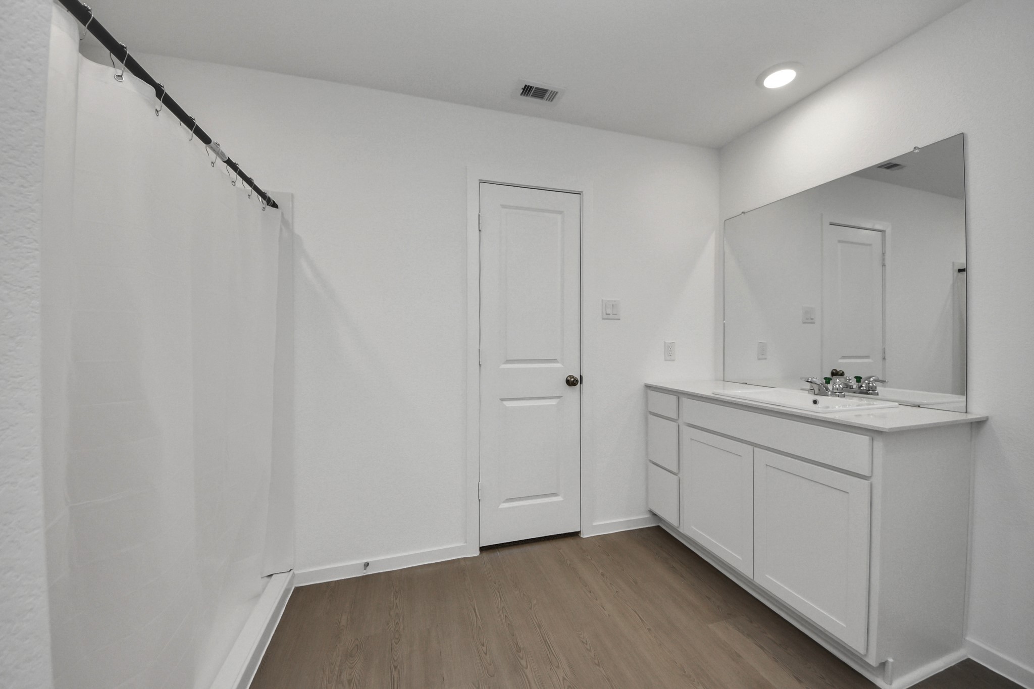 2523 Night Emerald Drive Rosharon, TX 77583 - Photo 29 of 42 a bathroom with a sink and mirror