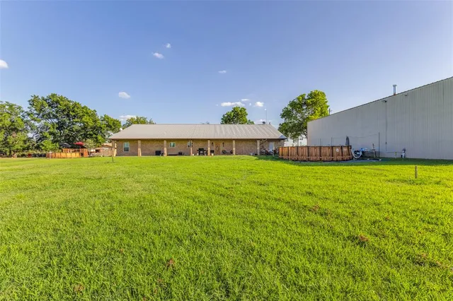 $3,950 | 1590 Farm Road 2352, Sumner, TX 75486