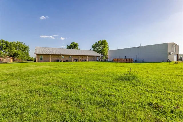 $3,950 | 1590 Farm Road 2352, Sumner, TX 75486