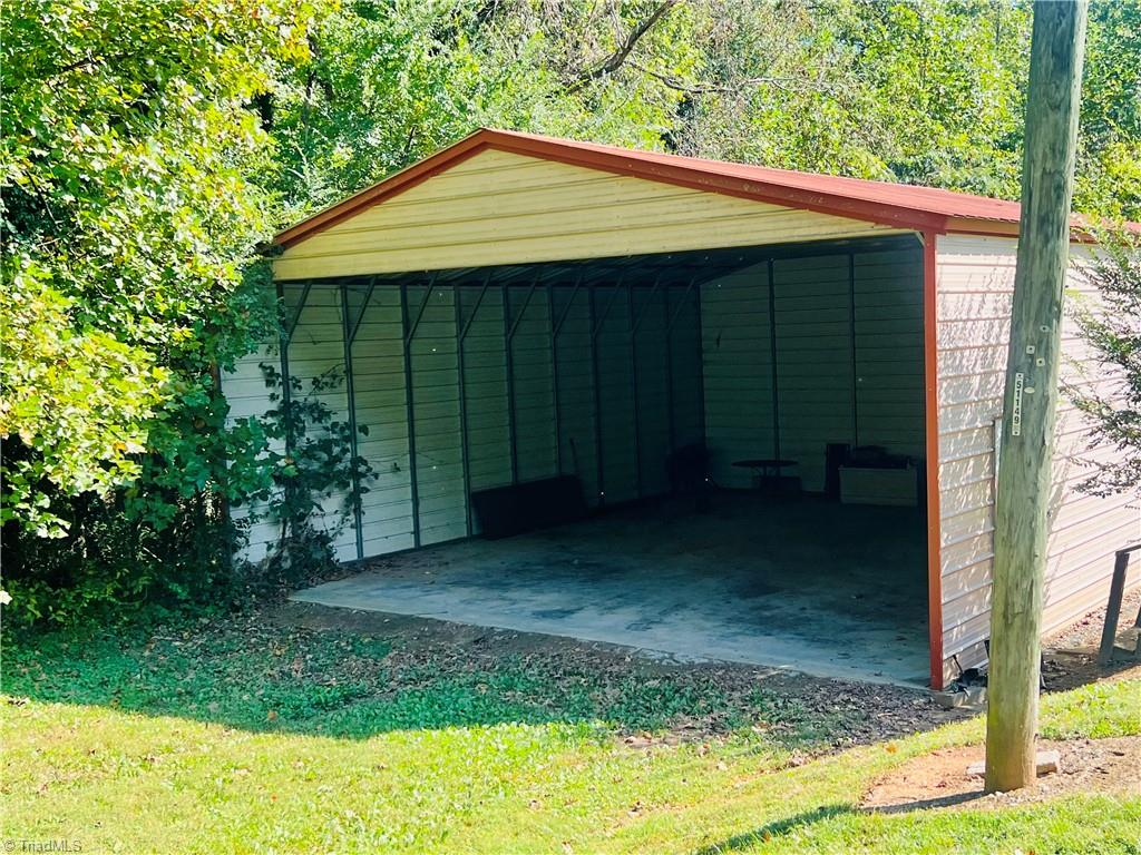 1241 Chandler Road Dobson, NC 27017 - Photo 3 of 19 Gallery Image 3