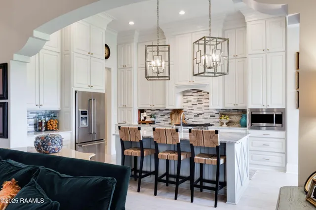 $1,199,999 | 101 Birdwatch Lane, Lafayette, LA 70508