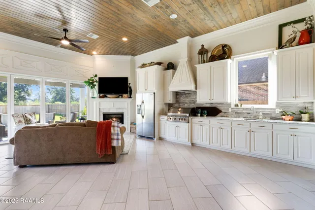 $1,199,999 | 101 Birdwatch Lane, Lafayette, LA 70508