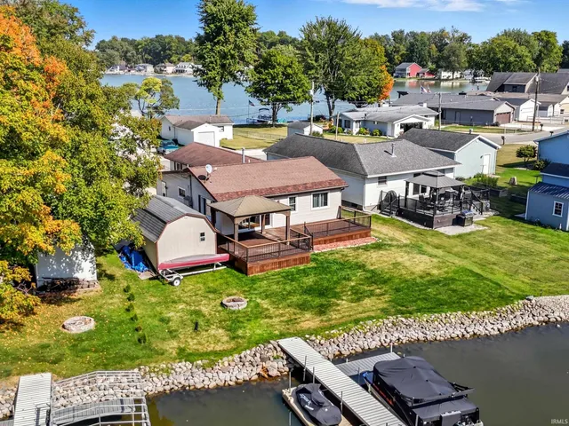 $359,000 | 7760 South 140 East, Wolcottville, IN 46795