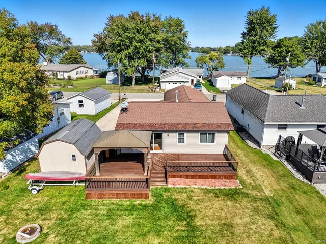 $359,000 | 7760 South 140 East, Wolcottville, IN 46795