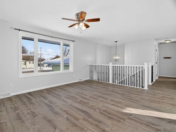 $340,000 | 105 West Oak Street, Coal City, IL 60416