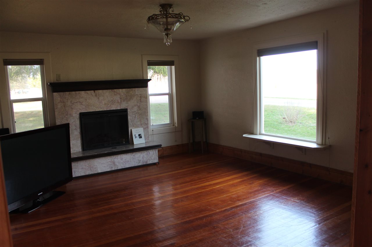 9051 North Brinton Road Lake, MI 48632 - Photo 6 of 33 1814536-5.JPG