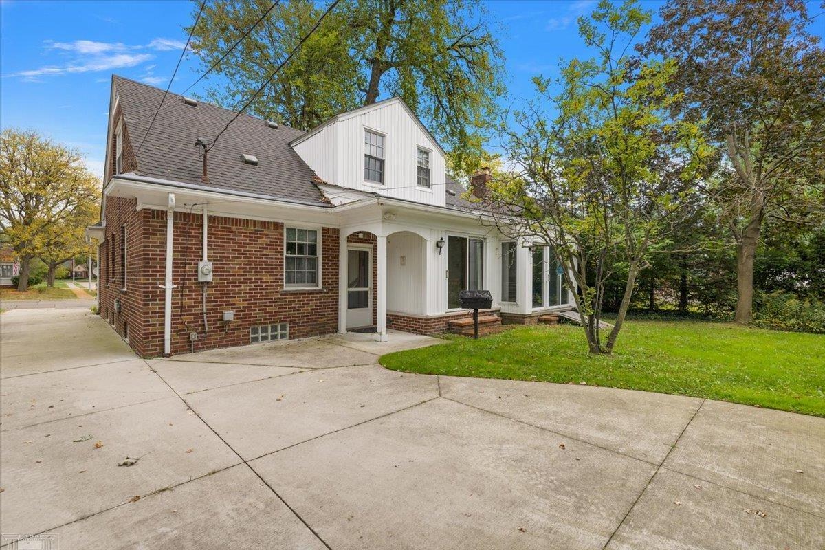 1485 Torrey Road Grosse Pointe Woods, MI 48236 - Photo 49 of 60