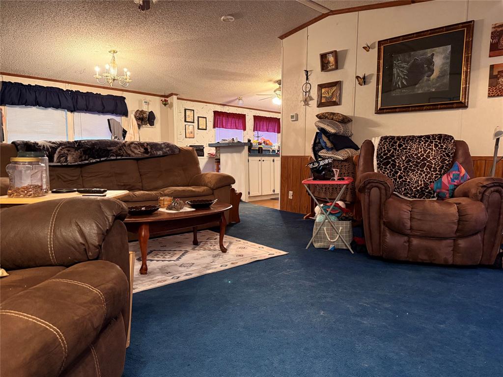 383 Randall Avenue Jefferson, TX 75657 - Photo 4 of 18