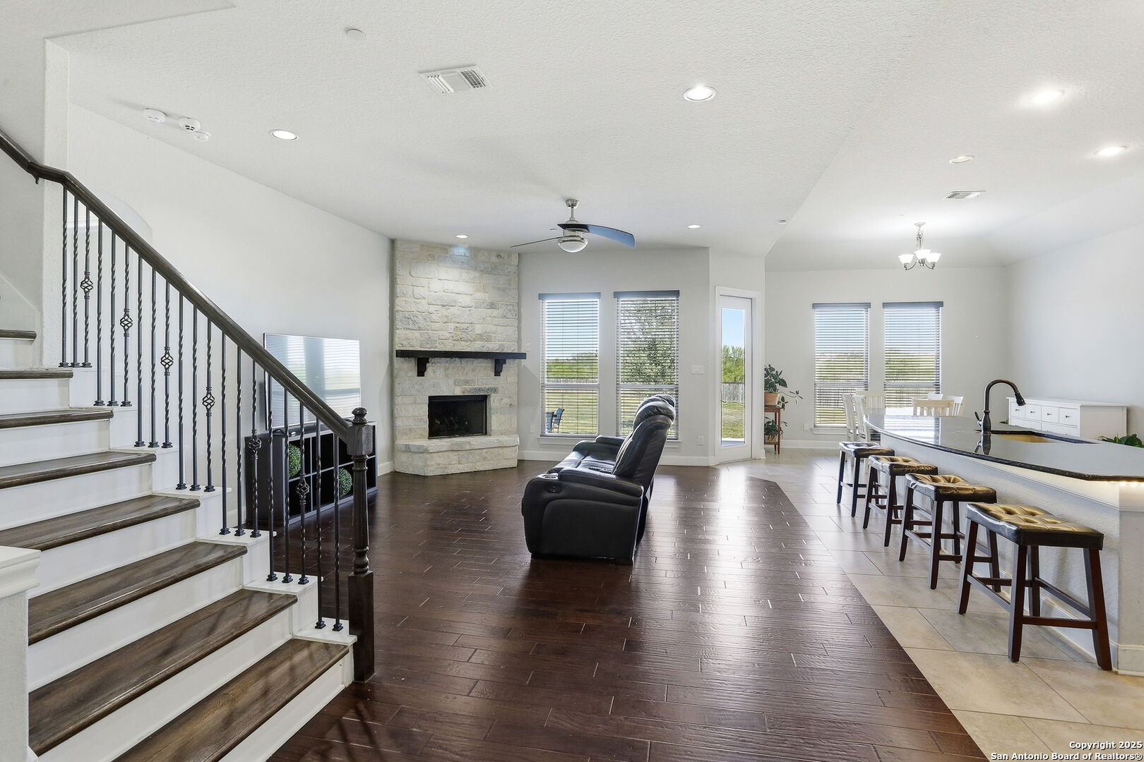 6014 Dewdrop Lane Converse, TX 78109 - Photo 11 of 51