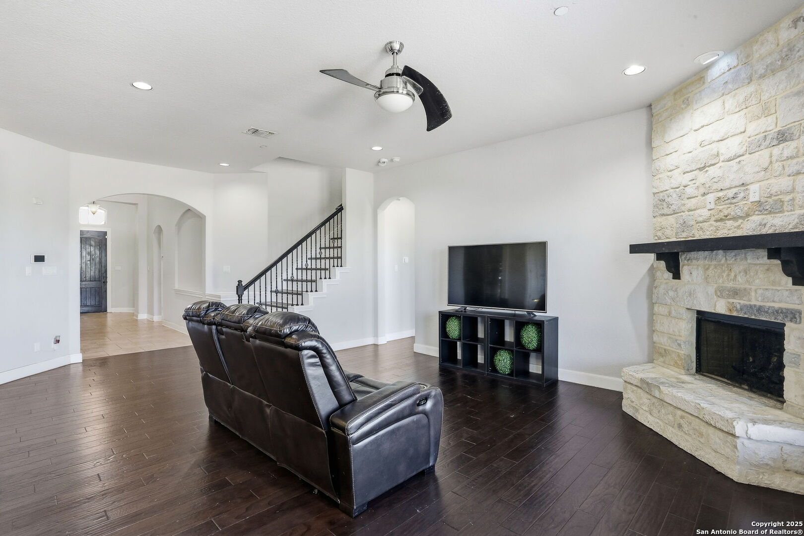 6014 Dewdrop Lane Converse, TX 78109 - Photo 12 of 51