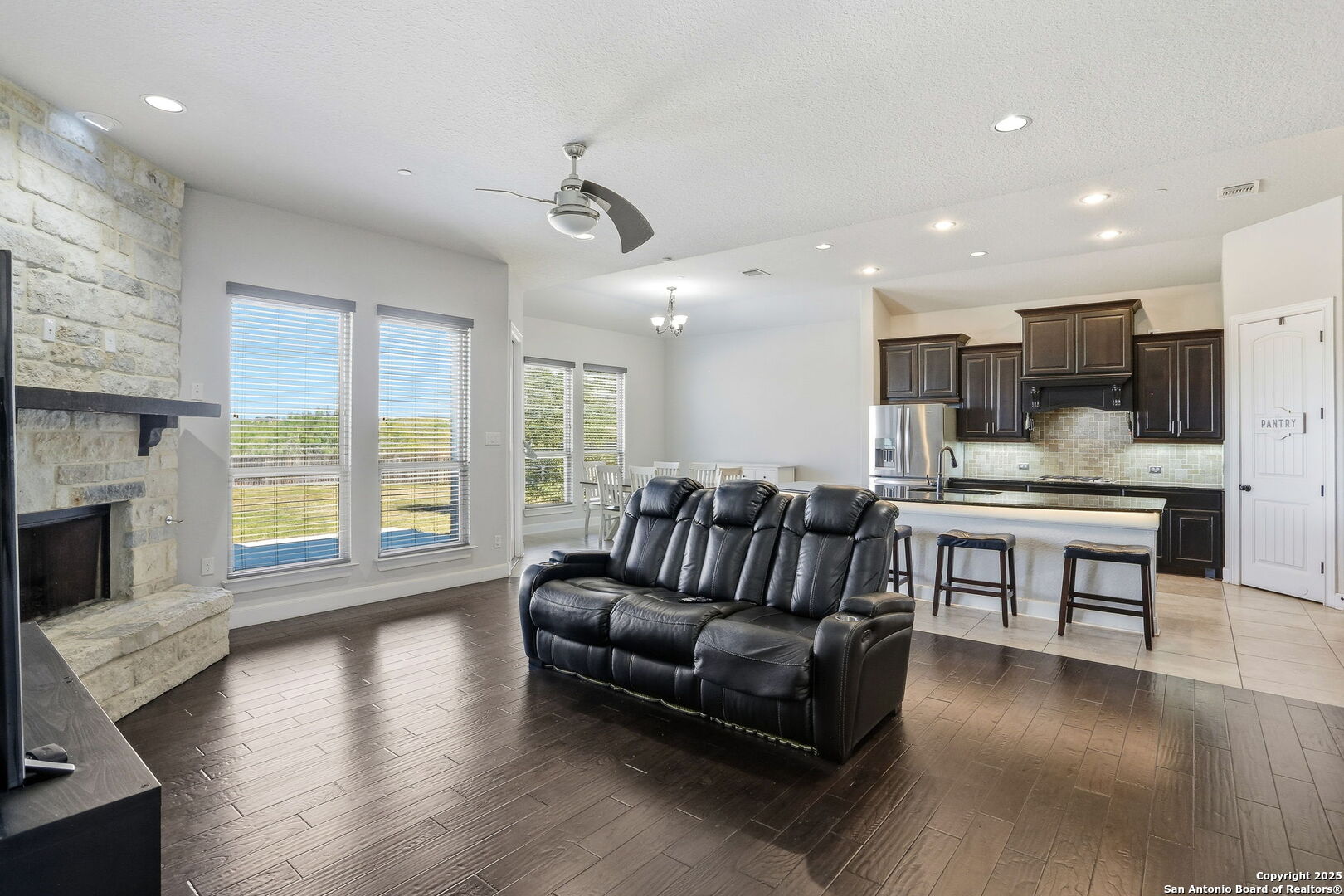 6014 Dewdrop Lane Converse, TX 78109 - Photo 13 of 51