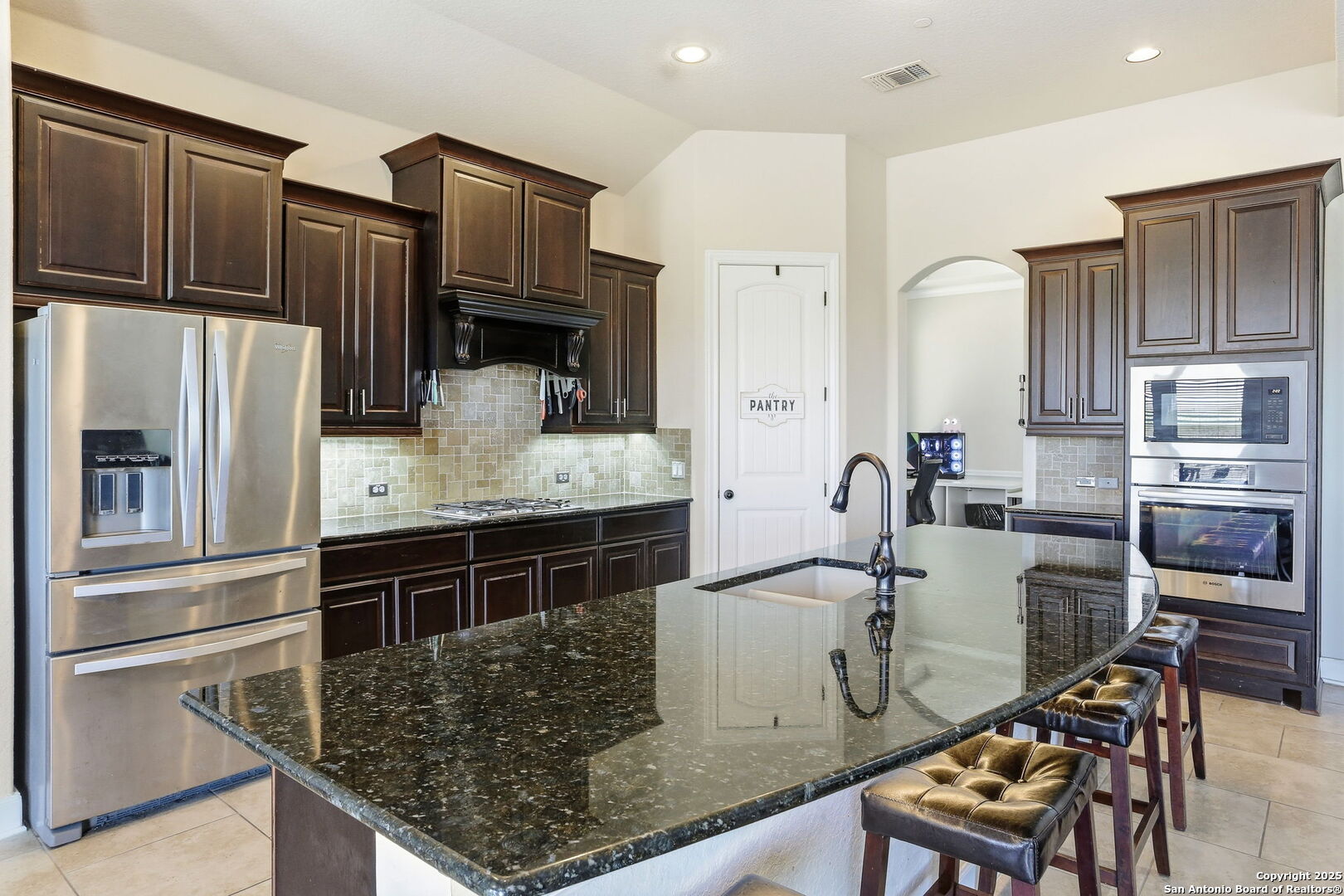 6014 Dewdrop Lane Converse, TX 78109 - Photo 16 of 51