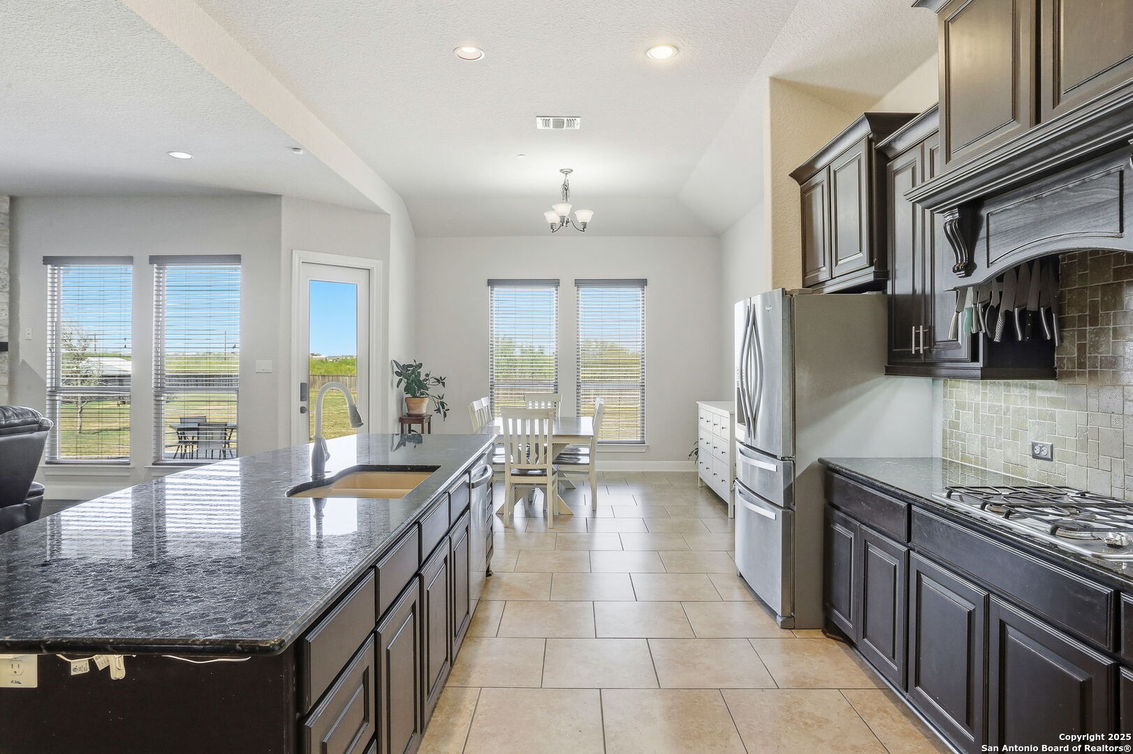 6014 Dewdrop Lane Converse, TX 78109 - Photo 17 of 51