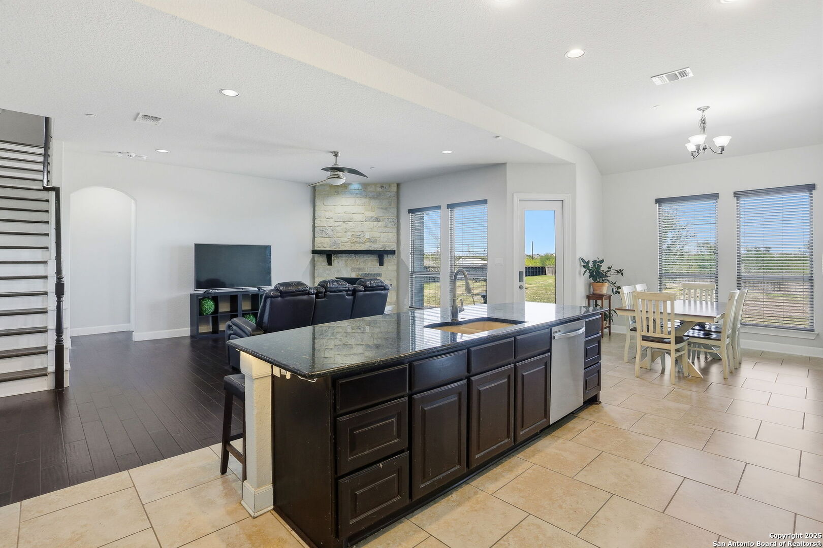 6014 Dewdrop Lane Converse, TX 78109 - Photo 18 of 51