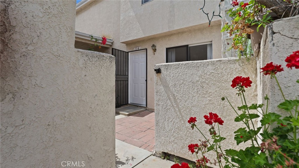 12900 Filmore Street, Unit 114 Pacoima, CA 91331 - Photo 4 of 32