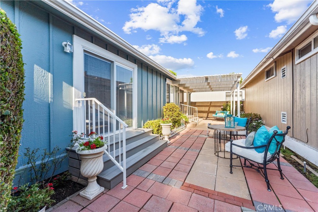 2529 Shadow Santa Ana, CA 92705 - Photo 32 of 45 a outdoor space with furniture