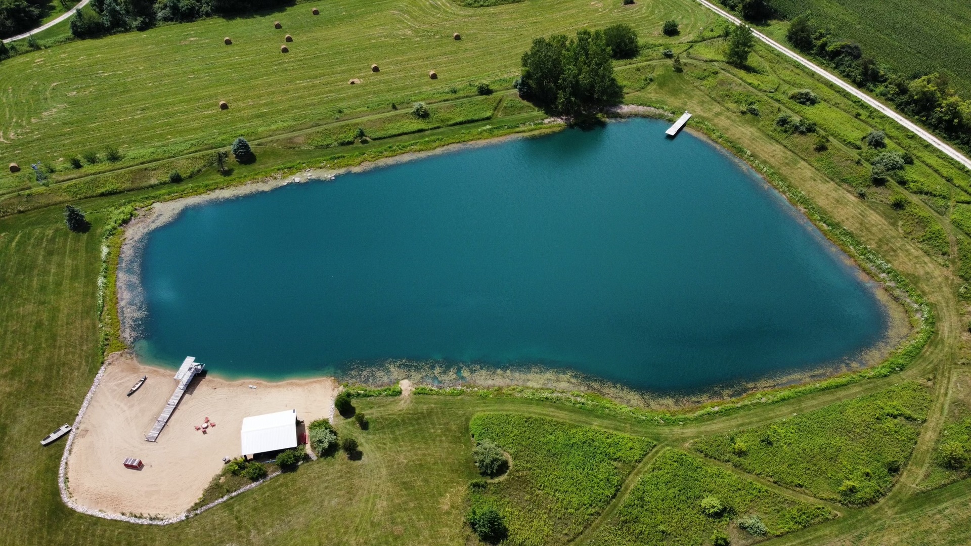 23550 South Vetter Road Elwood, IL 60421 - Photo 9 of 9 an aerial view of a swimming pool