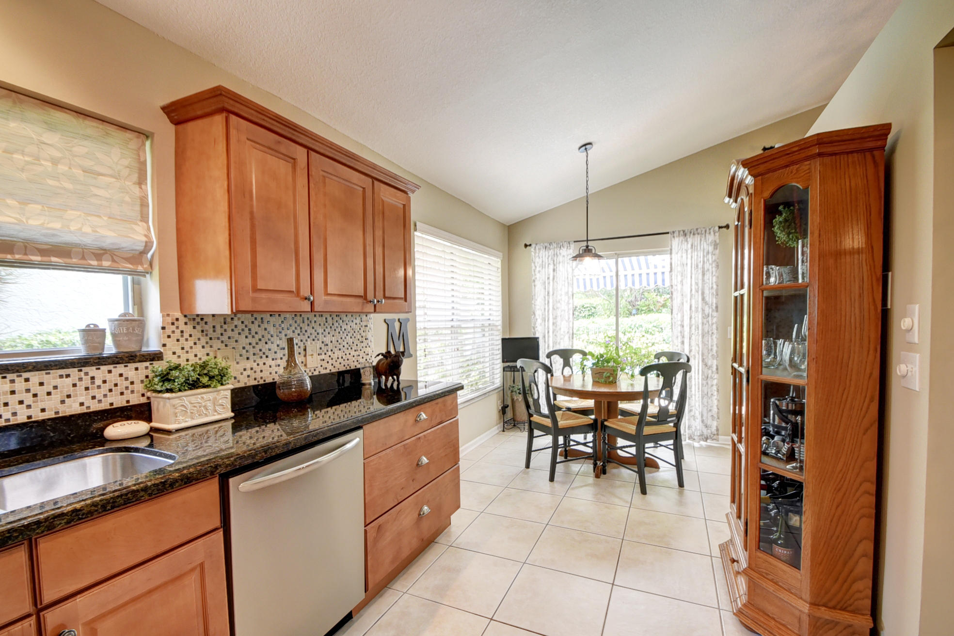 23291 La Vida Way Boca Raton, FL 33433 - Photo 17 of 37 KITCHEN