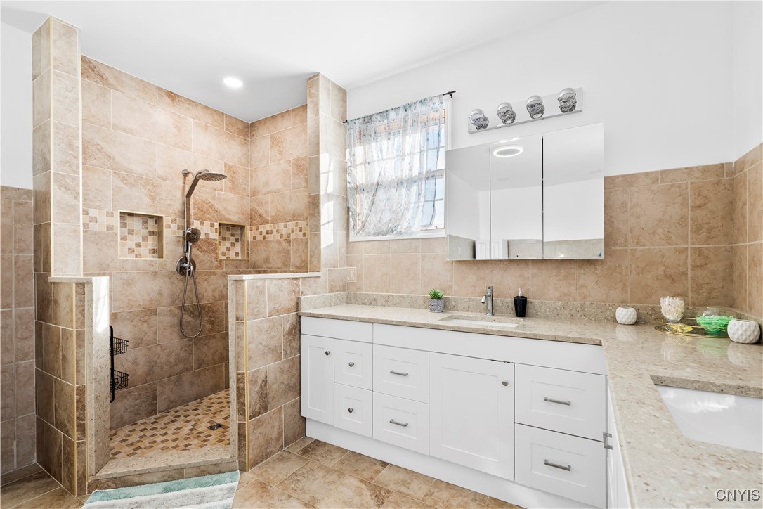 3302 Stiles Road Van Buren, NY 13209 - Photo 35 of 49 Primary Bath