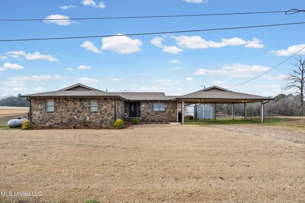 $285,000 | 1282 Highway 309, Byhalia, MS 38611