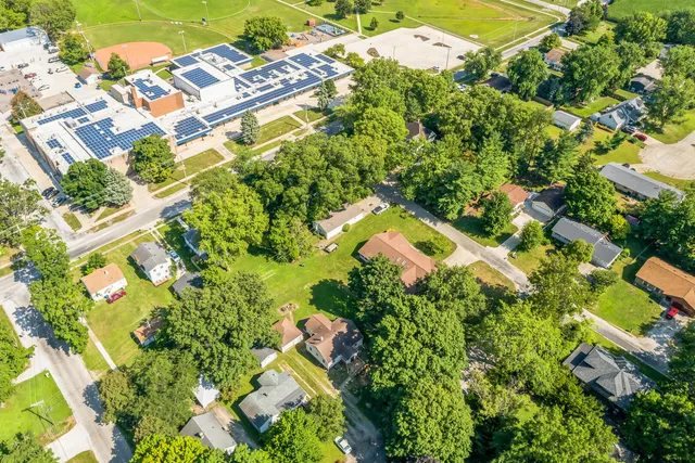 $185,000 | 406 South 4th Street, St. Joseph, IL 61873