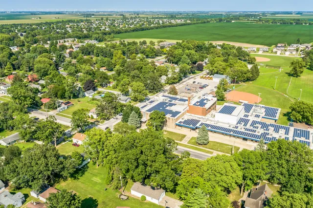 $185,000 | 406 South 4th Street, St. Joseph, IL 61873